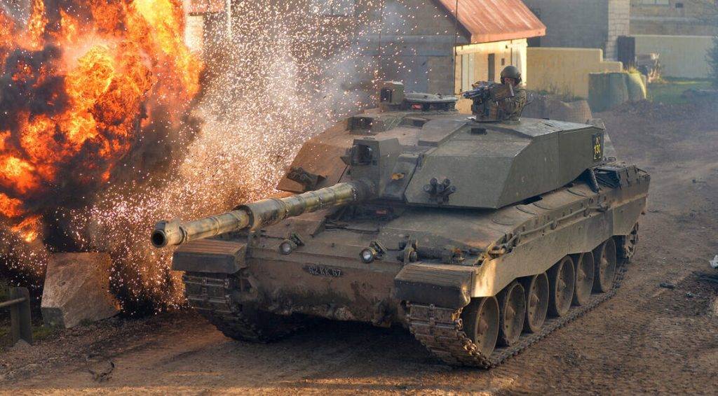 У Міноборони Британії показали, як військові ЗСУ навчалися на танках Challenger 2. ФОТО