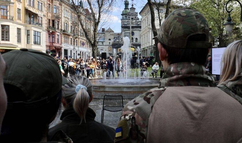 У Львові з'явився фонтан, присвячений Герою України «Да Вінчі» та всім добровольцям