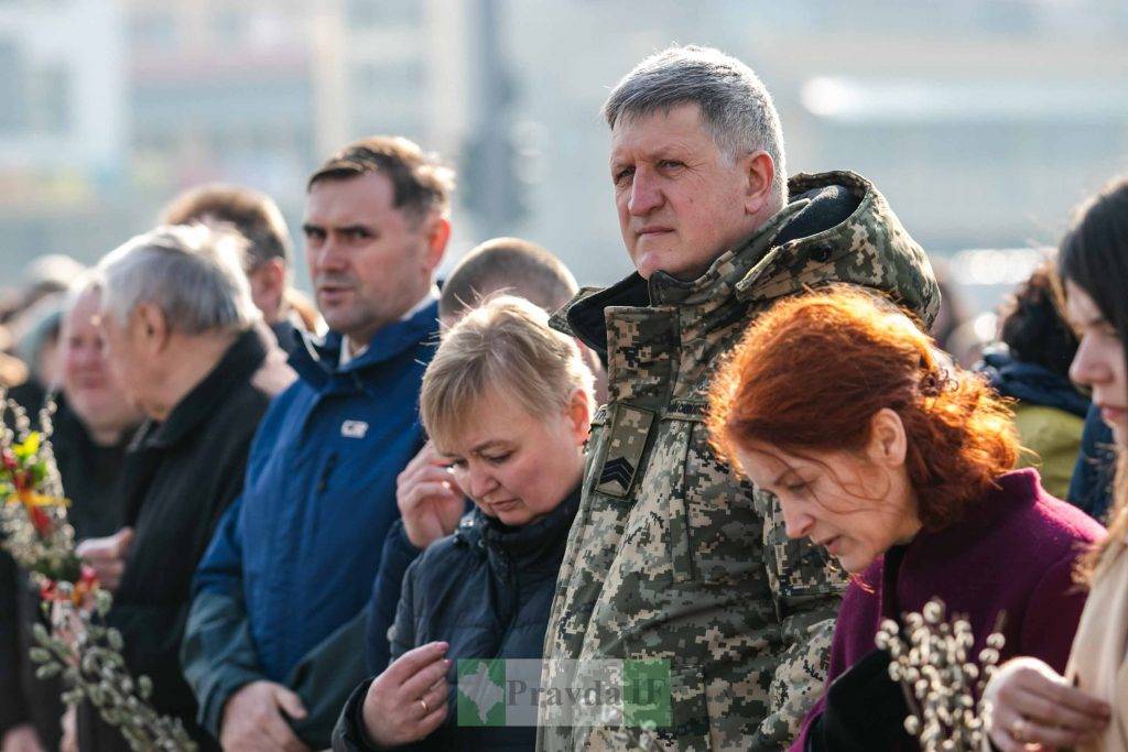 у Вербну неділю,освячення шутки,освячення верби івано-франківськ