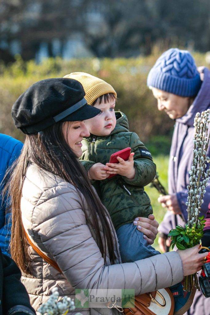 у Вербну неділю,освячення шутки,освячення верби івано-франківськ