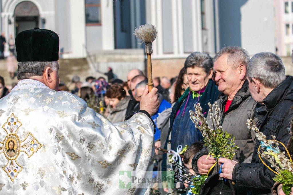 у Вербну неділю,освячення шутки,освячення верби івано-франківськ