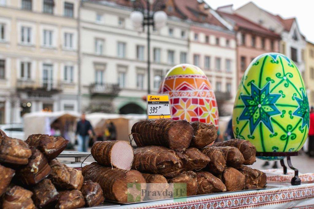 У Франківську стартував Великодній ярмарок. ФОТОРЕПОРТАЖ