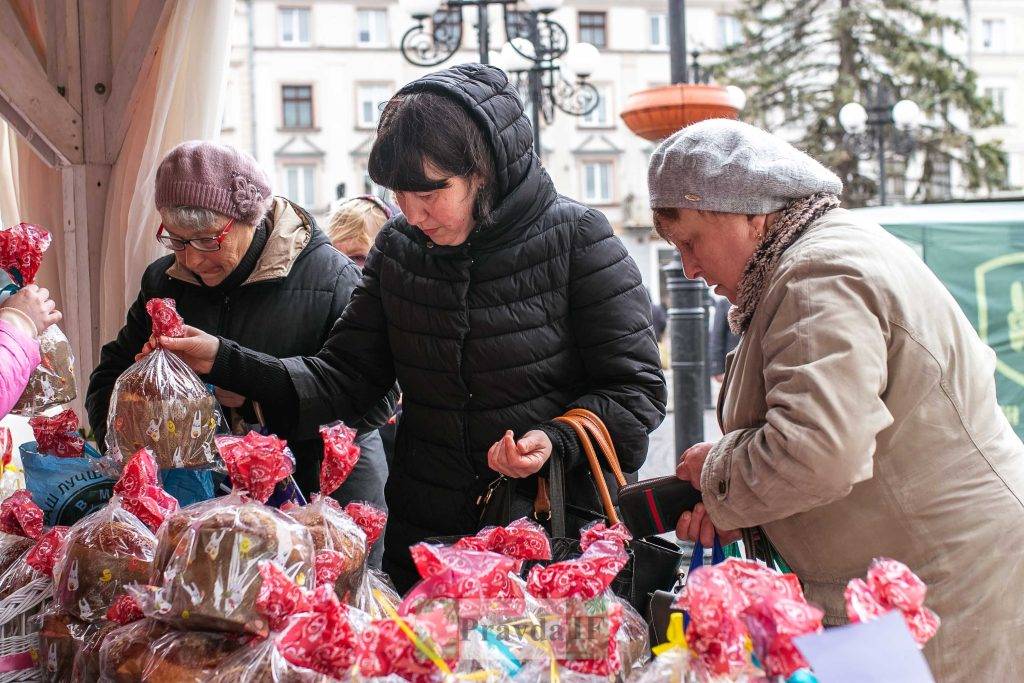 У Франківську стартував Великодній ярмарок. ФОТОРЕПОРТАЖ