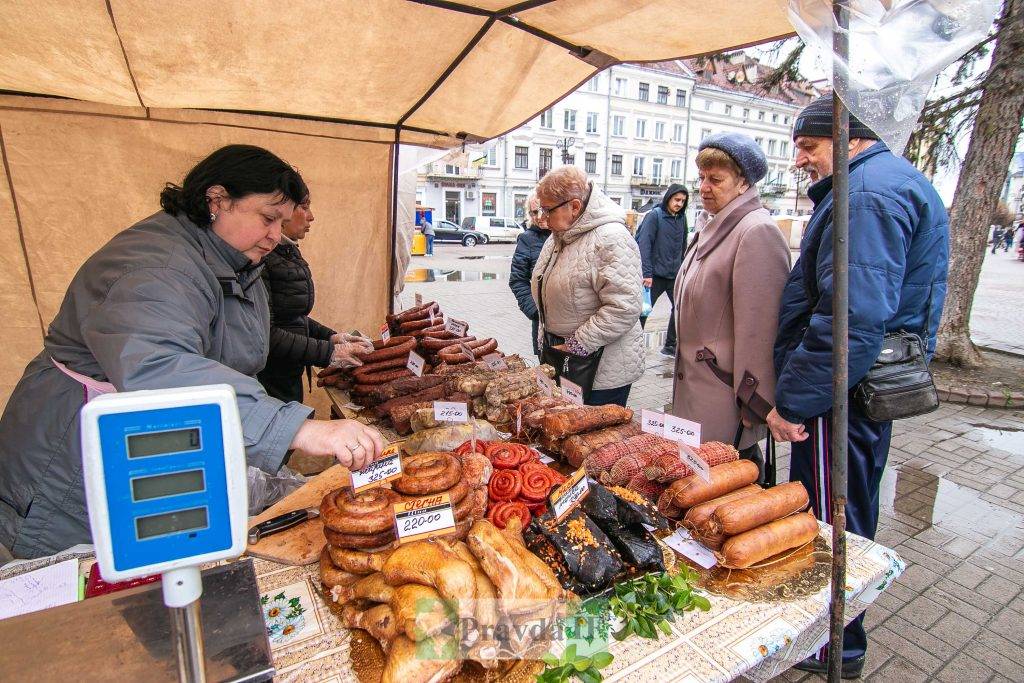 У Франківську стартував Великодній ярмарок. ФОТОРЕПОРТАЖ