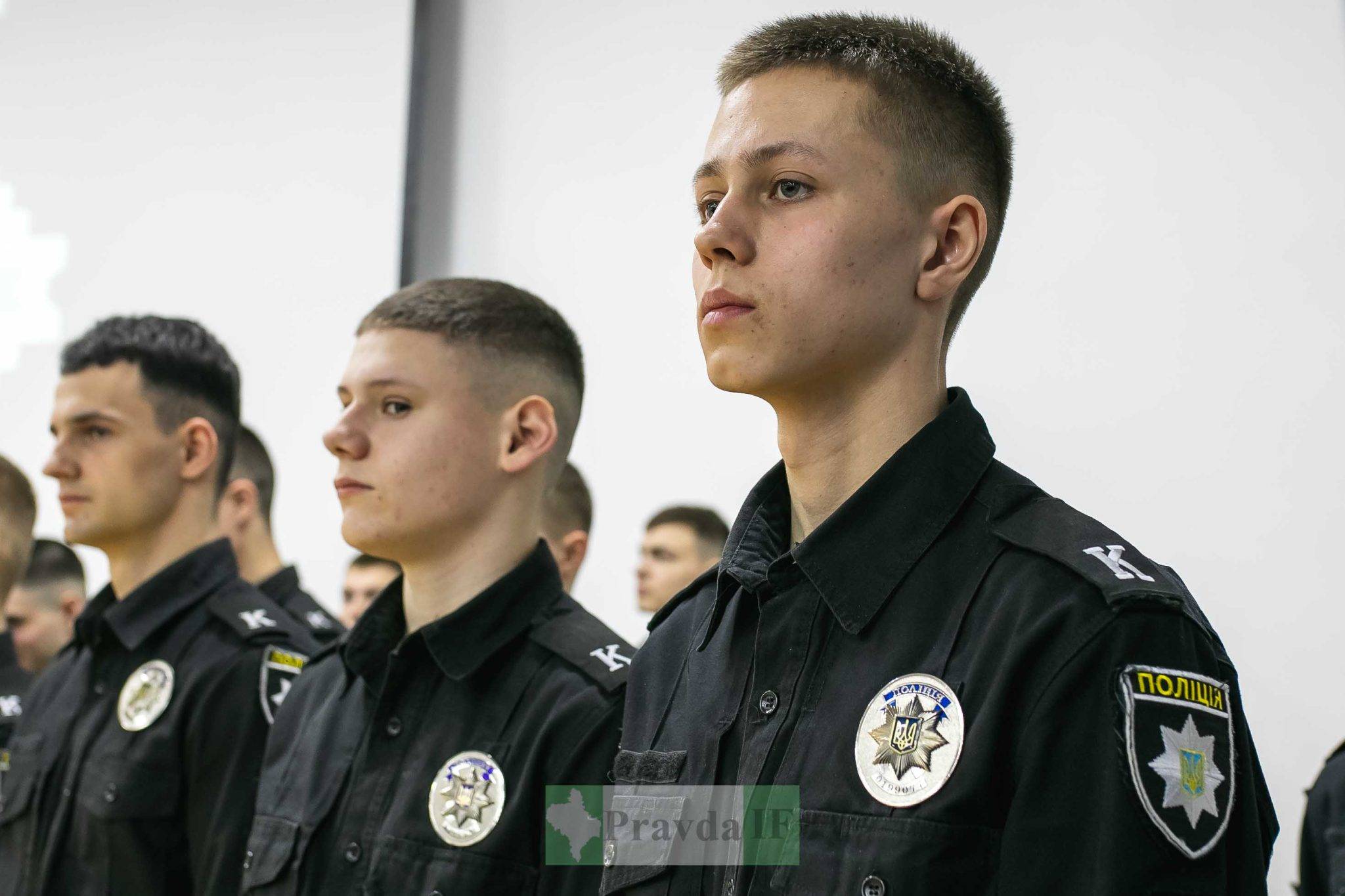 Відбувся перший випуск курсантів Луганського університету внутрішніх справ,курсанти мвс,війна в україні