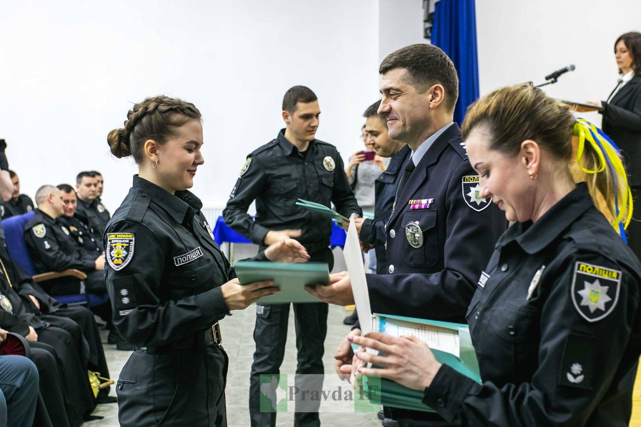 Відбувся перший випуск курсантів Луганського університету внутрішніх справ,курсанти мвс,війна в україні