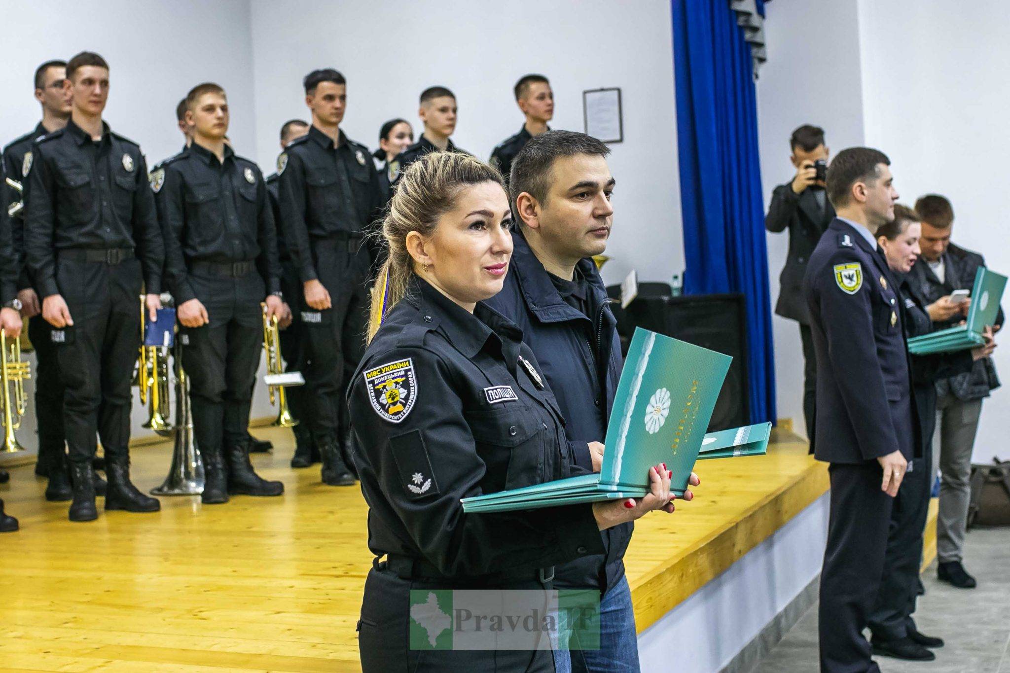 Відбувся перший випуск курсантів Луганського університету внутрішніх справ,курсанти мвс,війна в україні