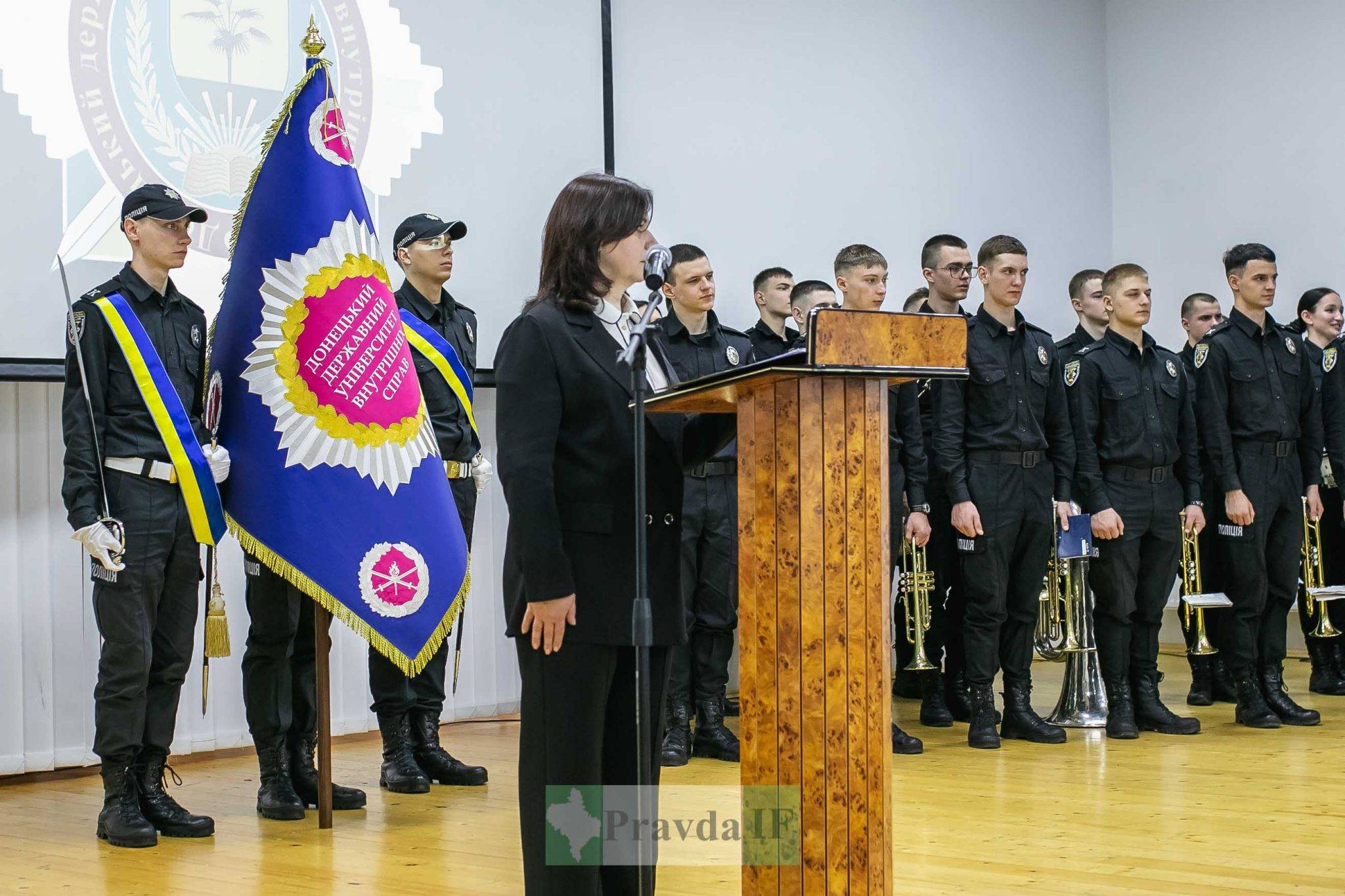 Відбувся перший випуск курсантів Луганського університету внутрішніх справ,курсанти мвс,війна в україні