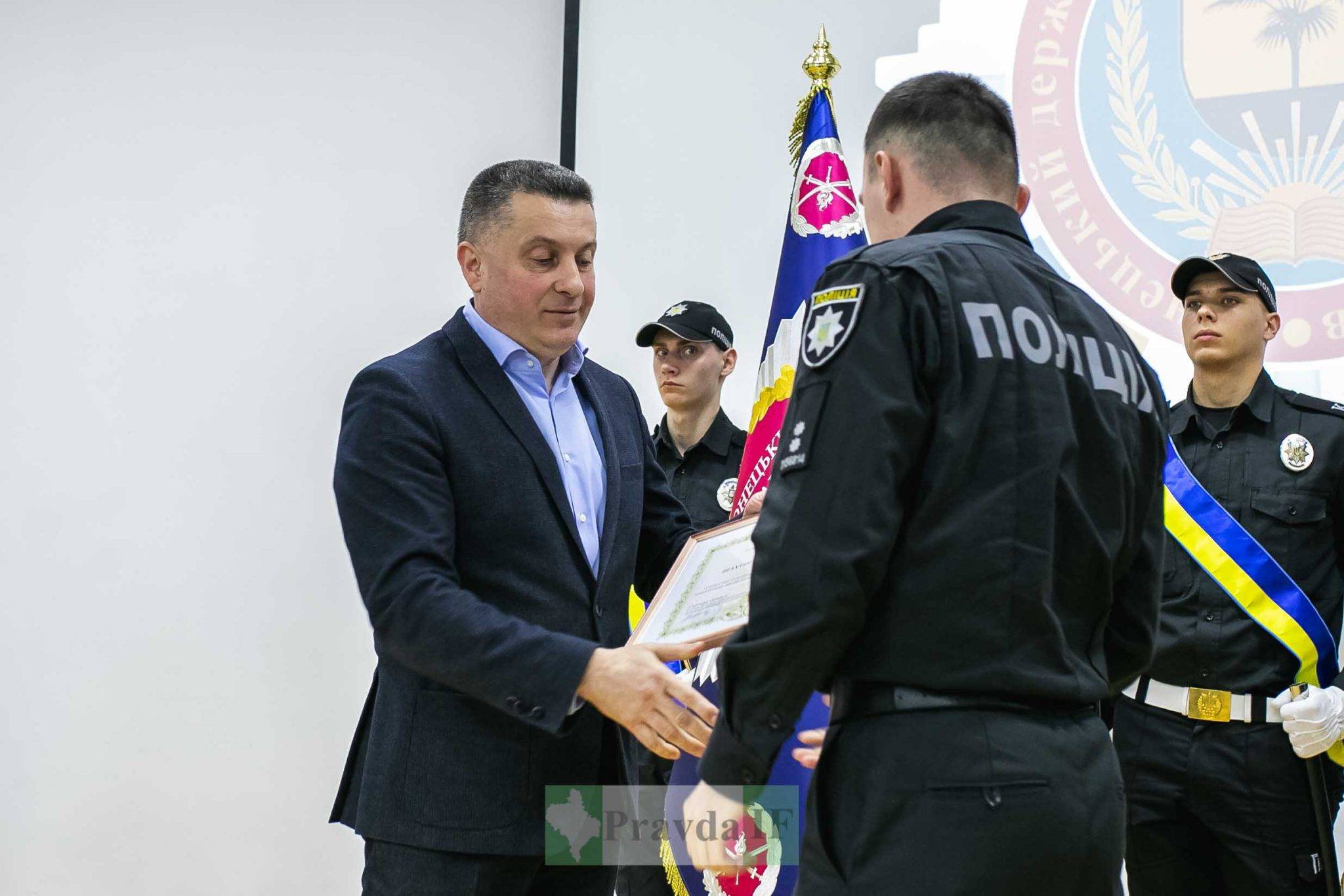 Відбувся перший випуск курсантів Луганського університету внутрішніх справ,курсанти мвс,війна в україні