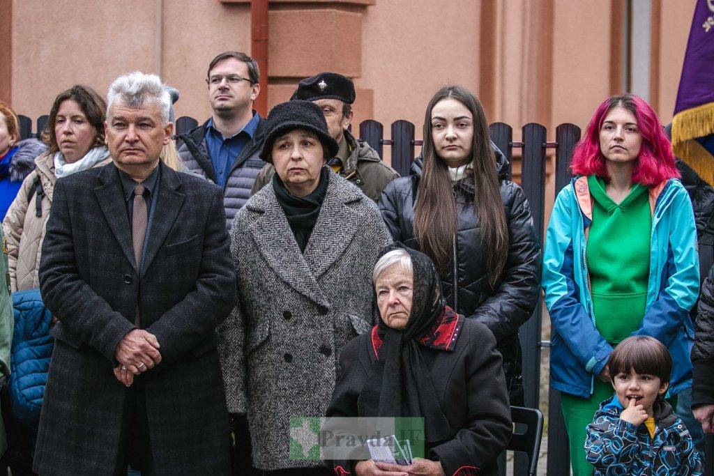 У Івано-Франківську відкрили пам'ятну дошку відомому пластуну Назарію Лугарєву