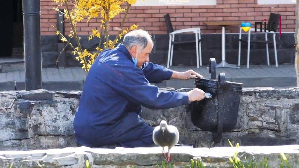 Івано-франківські комунальники,великодні свята,прибирання вулиць