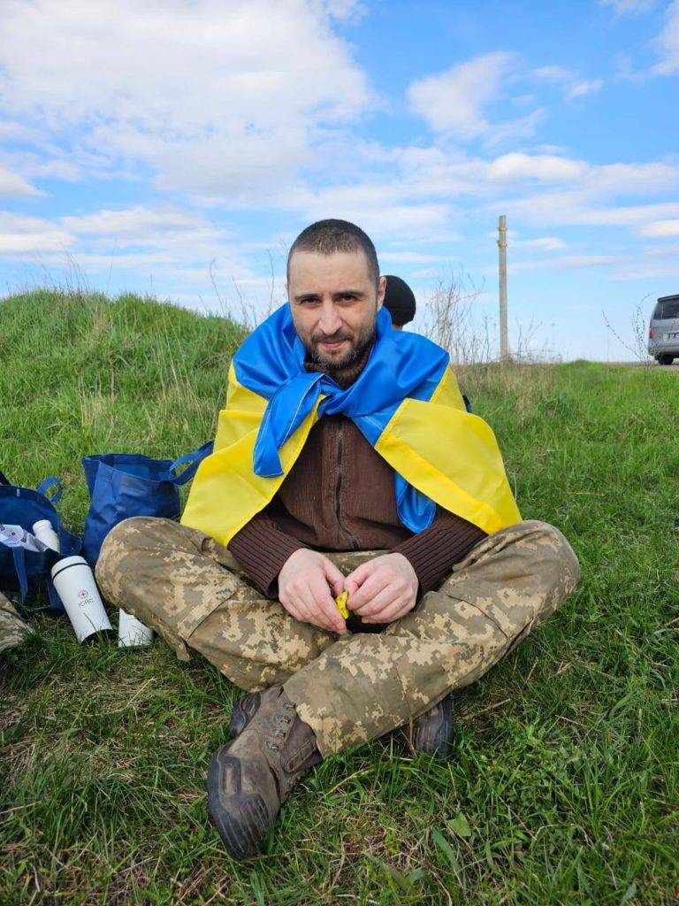Черговий обмін полоненими: додому повернулися ще 44 українці. ФОТО