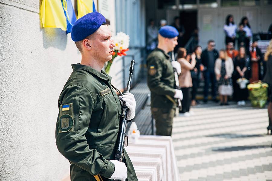 У Франківську відкрили памʼятну дошку загиблому нацгвардійцю Мар'яну Орищуку