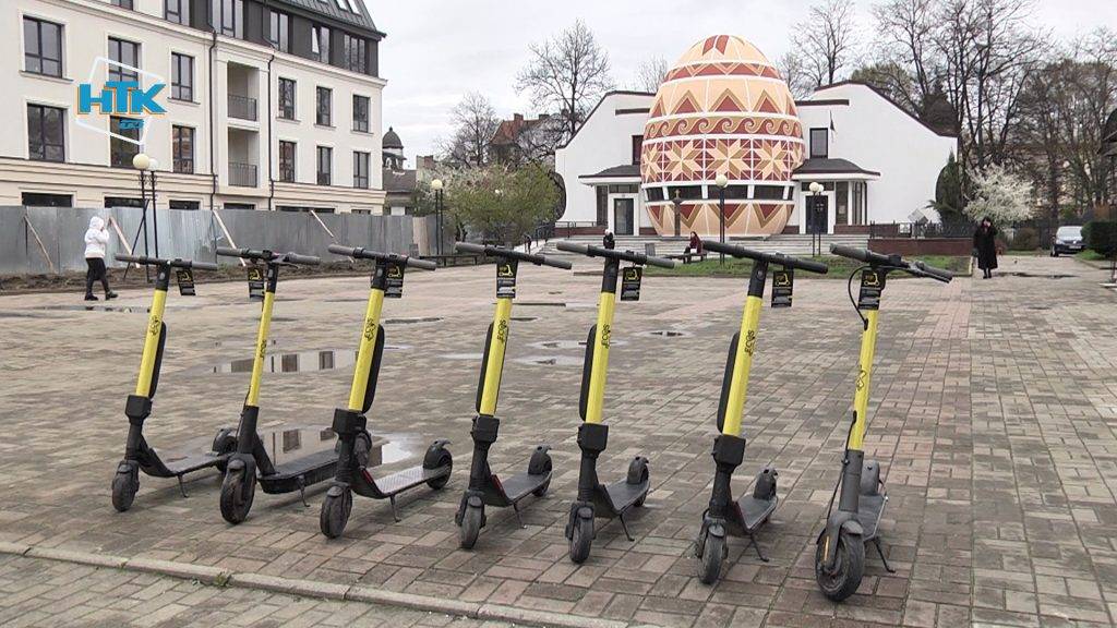 У Коломиї можна взяти на прокат електросамокати