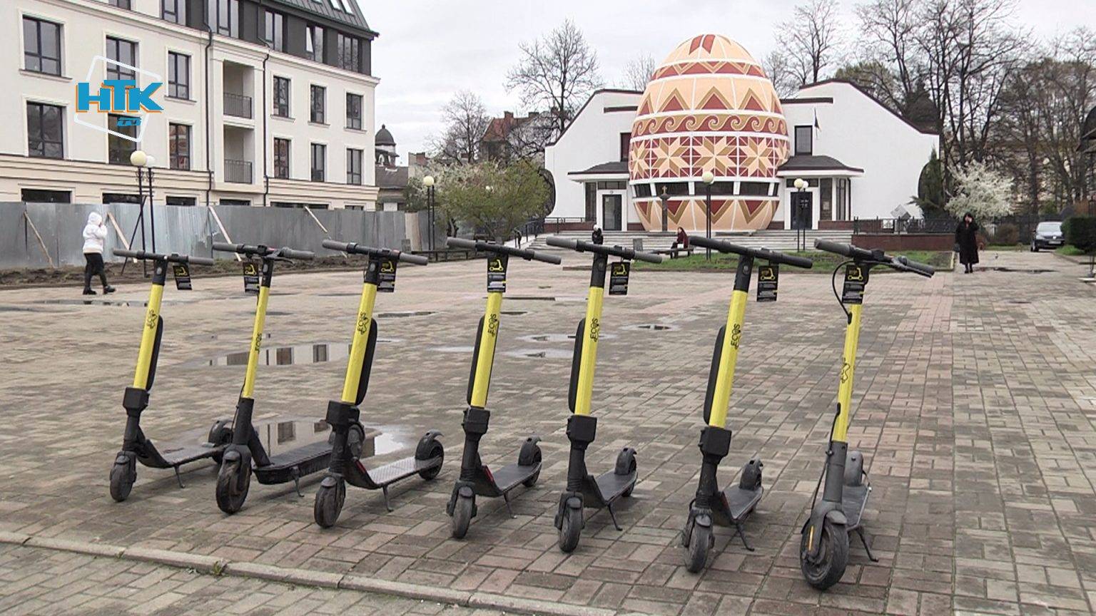 У Коломиї можна взяти на прокат електросамокати