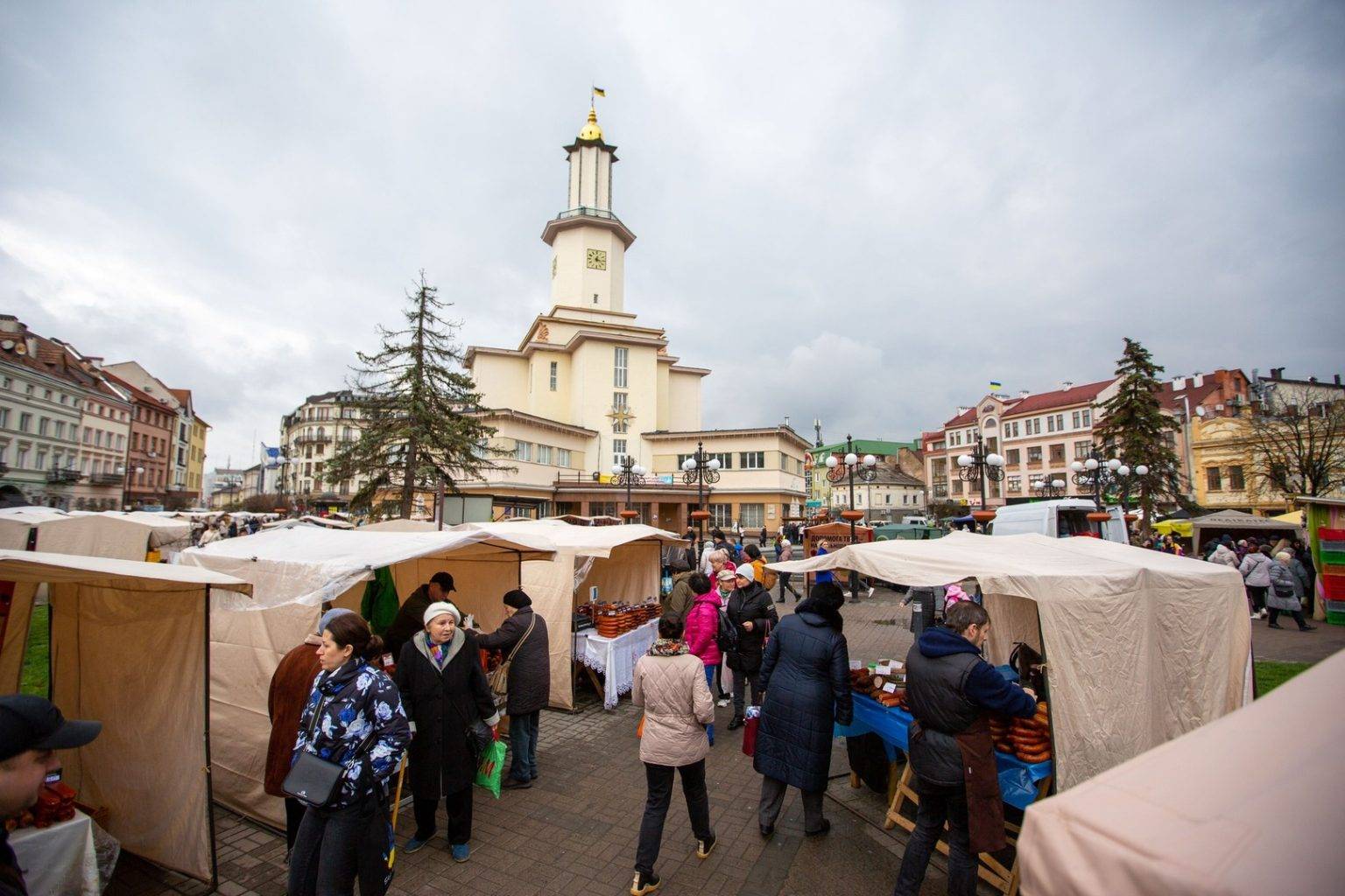 У Франківську відбувся традиційний Передвеликодній ярмарок