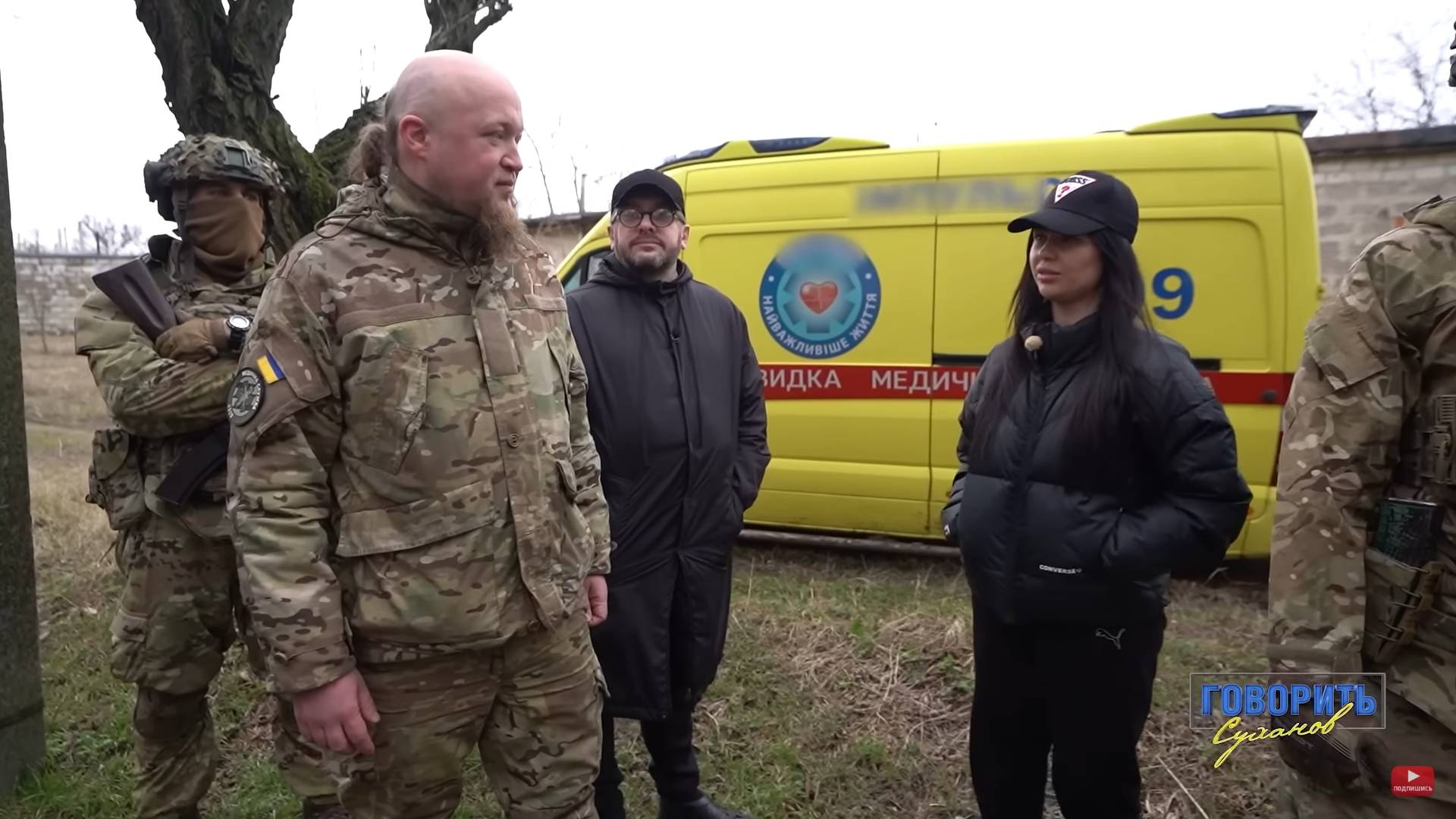 Як волонтерка з Верховини везла автівку швидкої допомоги для захисників з полку "Азов"