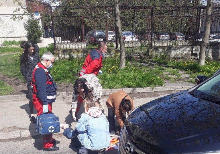 У Франківську літня жінка потрапила під колеса авто. ФОТО