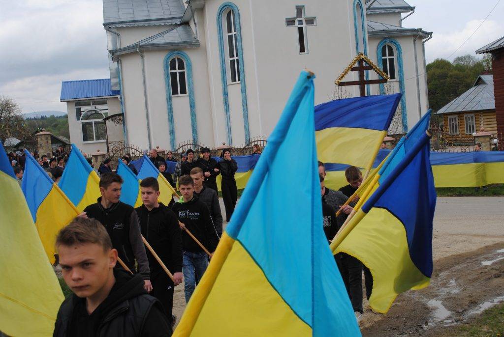 На Богородчанщині провели в останню путь полеглого 19-річного героя Богдана Овчаренка