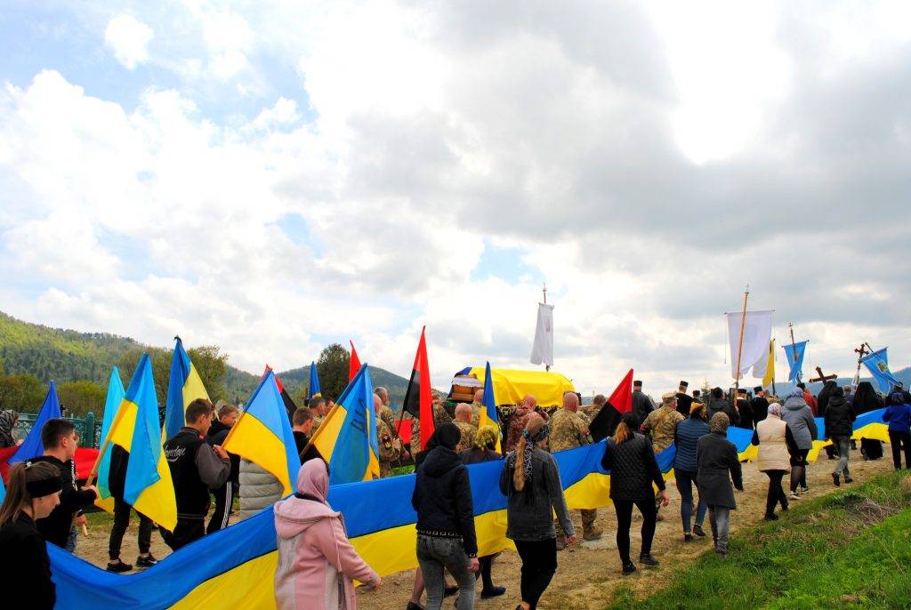 На Богородчанщині провели в останню путь полеглого 19-річного героя Богдана Овчаренка