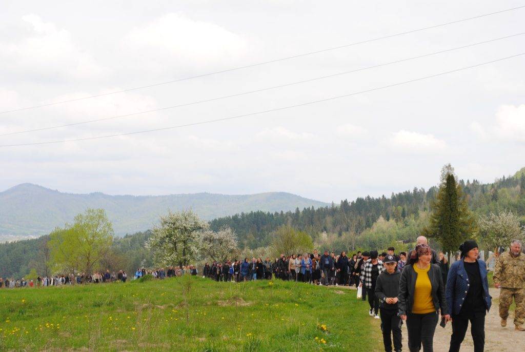 На Богородчанщині провели в останню путь полеглого 19-річного героя Богдана Овчаренка