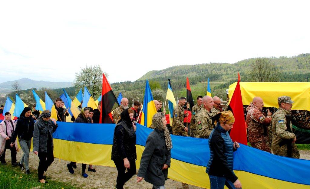 На Богородчанщині провели в останню путь полеглого 19-річного героя Богдана Овчаренка