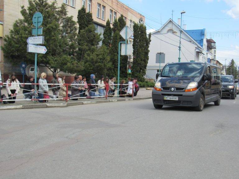 До рідного дому «на щиті» повернувся прикарпатець Микола Рогів