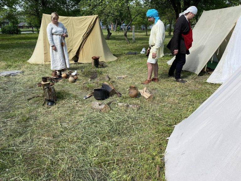 До давнього Крилоса з'їхались реконструктори з цілої України, щоб відновити середньовічний побут ФОТОРЕПОРТАЖ