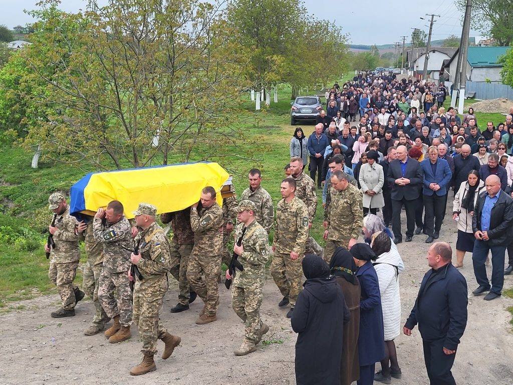 Бурштинська громада попрощалася із Героєм Олегом Вербовим