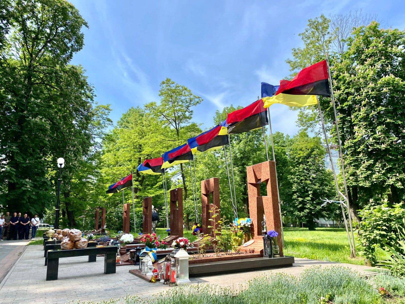 У Івано-Франківську вшанували пам’ять правоохоронців, які загинули у збитому терористами гелікоптері