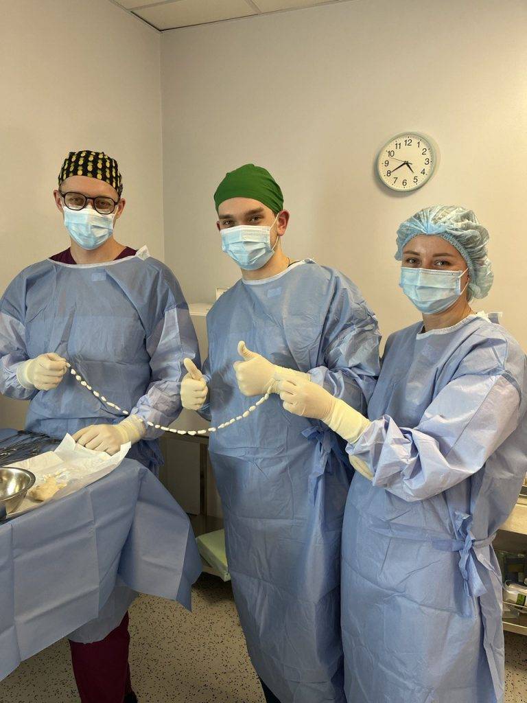 Медики Івано-Франківської ЦМКЛ лікують бійця після третього поспіль поранення