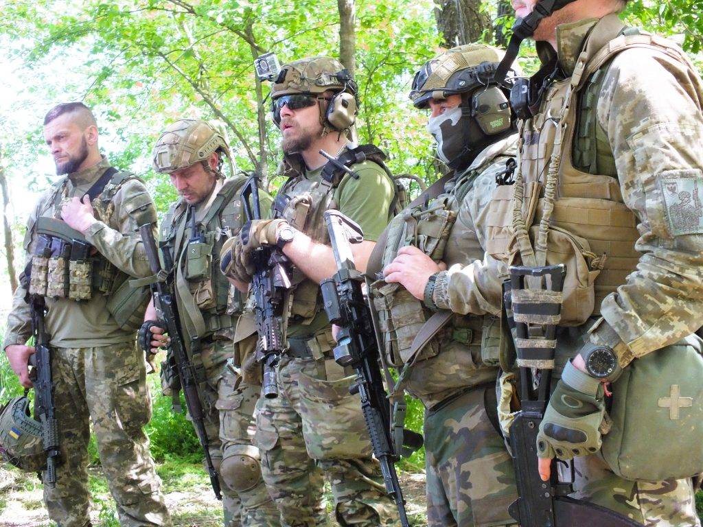 Воїни зі 102 бригади удосконалюють військові навички на полігоні