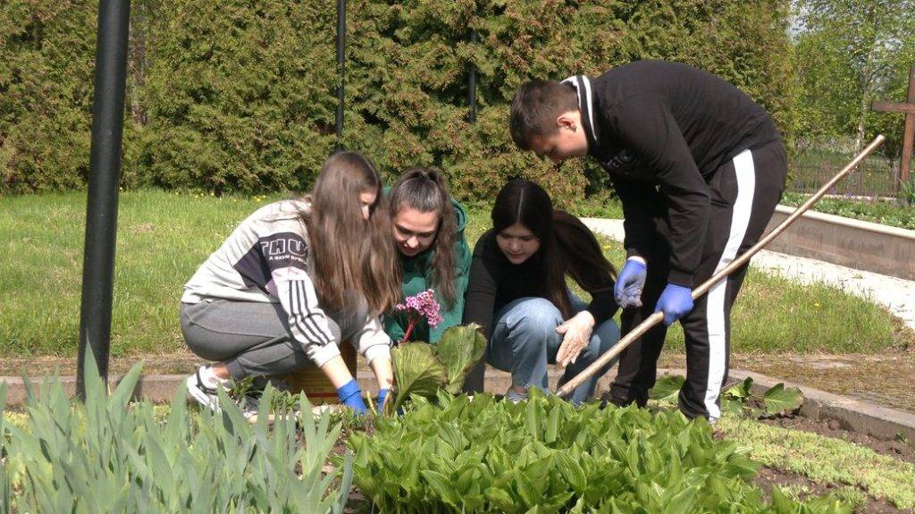В меморіальному комплексі "Дем'янів Лаз" провели молодіжну толоку. ФОТО
