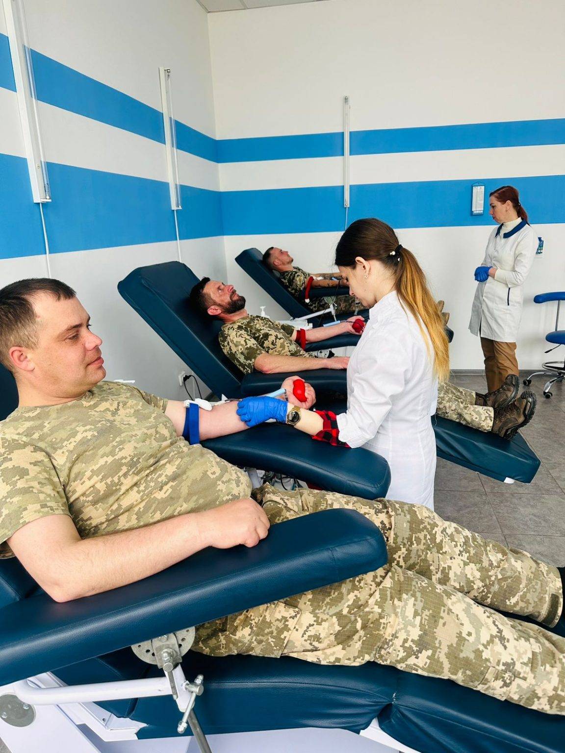 У Франківську військовослужбовці стали донорами крові