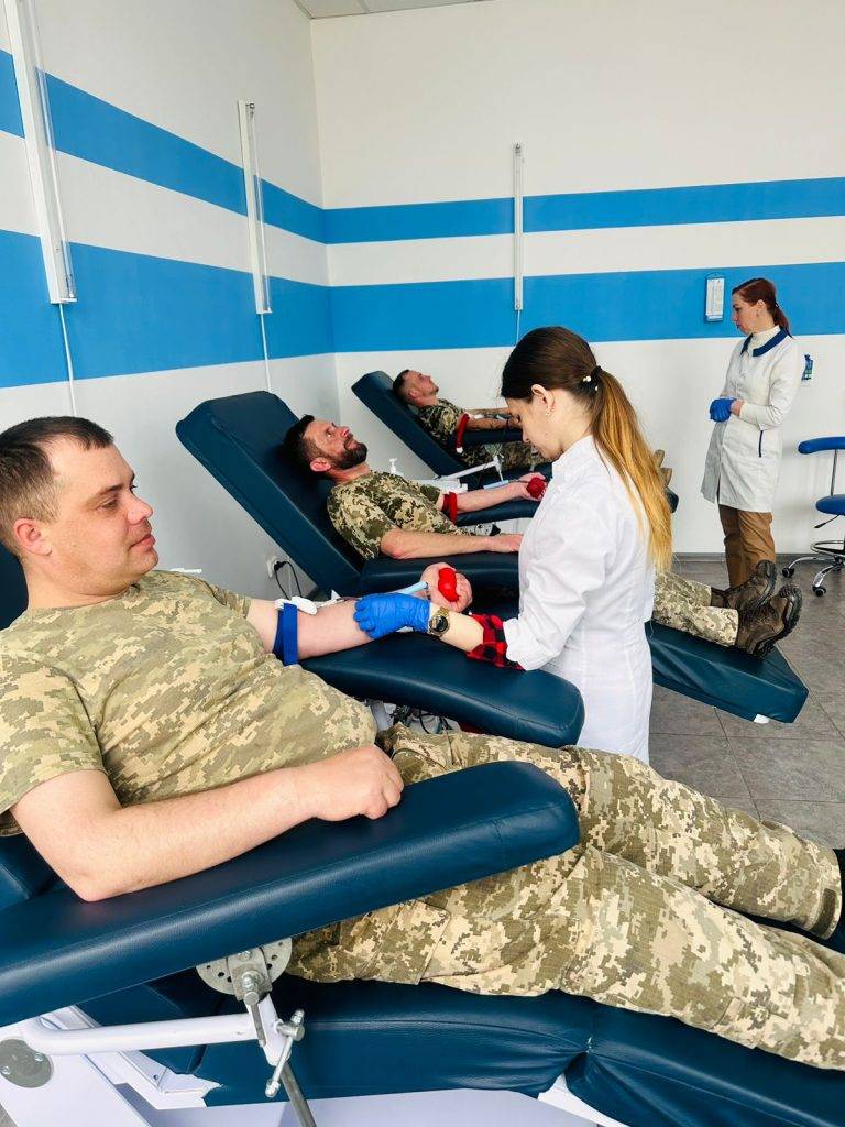 У Франківську військовослужбовці стали донорами крові