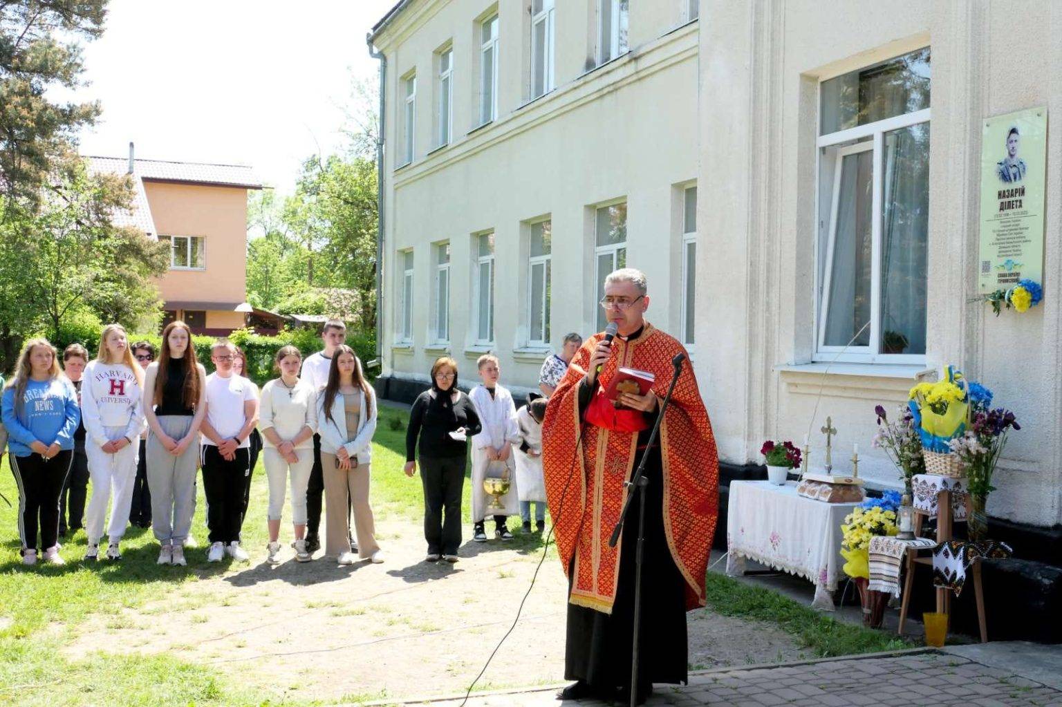 На Тисмениччині відкрили меморіальну дошку полеглому захиснику Назарію Ділеті
