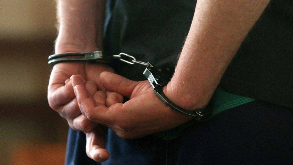 У Бурштині чоловіка засудили до п’яти років позбавлення волі за крадіжку шоколаду