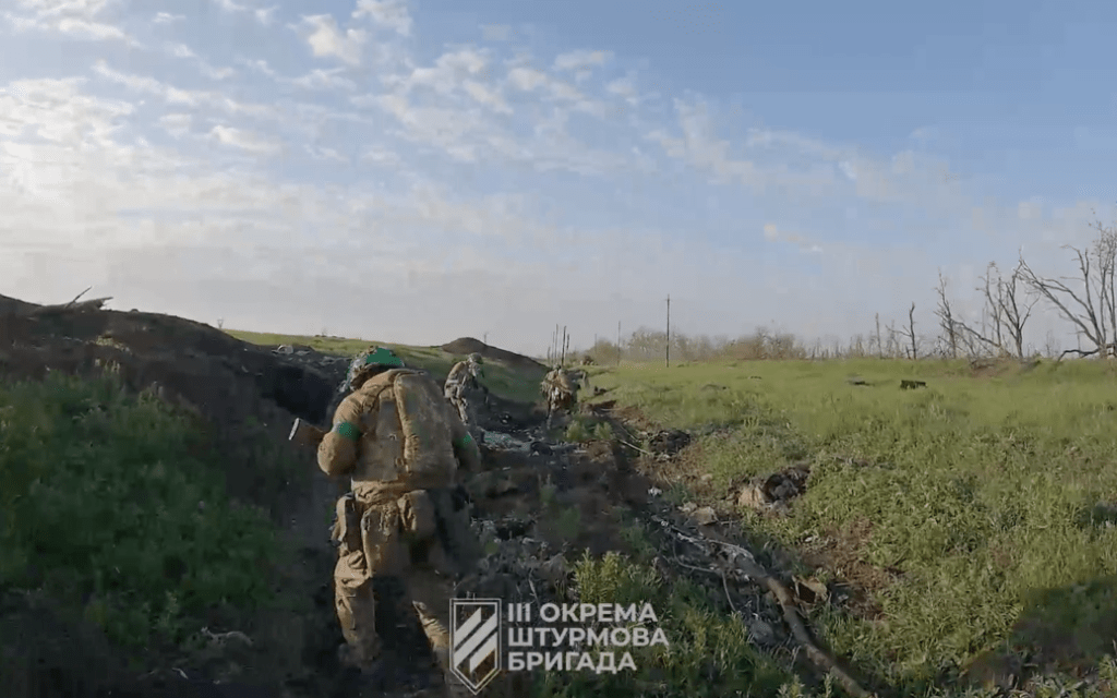 Бійці ЗСУ показали момент прориву ворожих позицій під Бахмутом