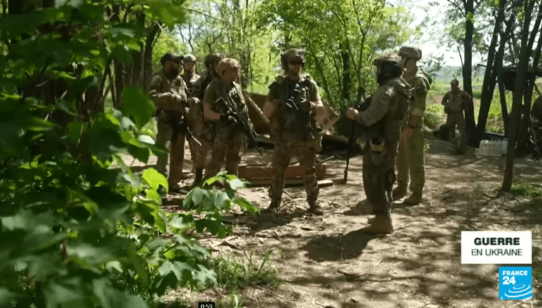 Французькі журналісти зняли сюжет про прикарпатських тероборонівців. ВІДЕО