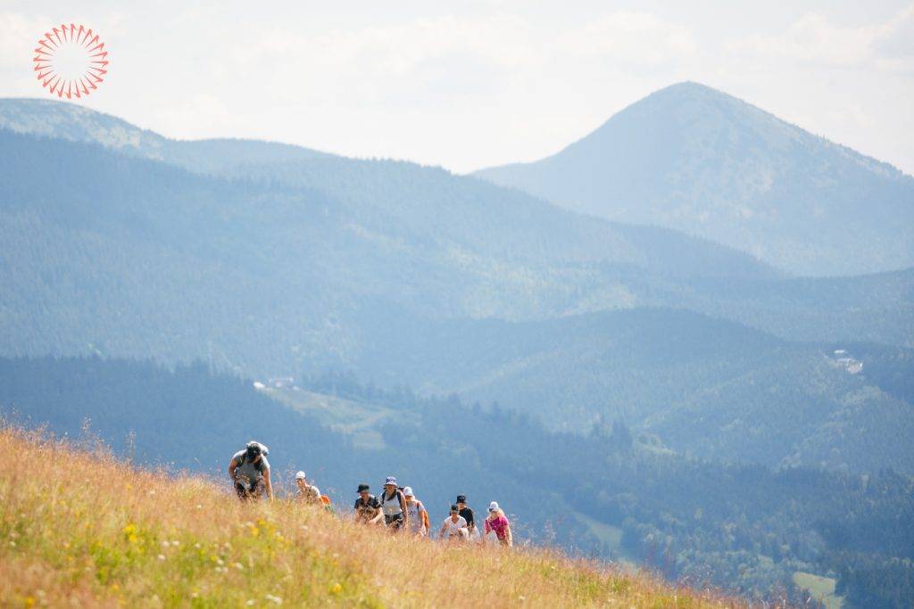 Для 1200 дітей з будинків сімейного типу організують відпочинок у Карпатах