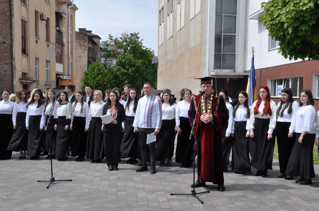 На благодійному ярмарку в Івано-Франківську студенти зібрали понад 200 000 гривень на купівлю дрона