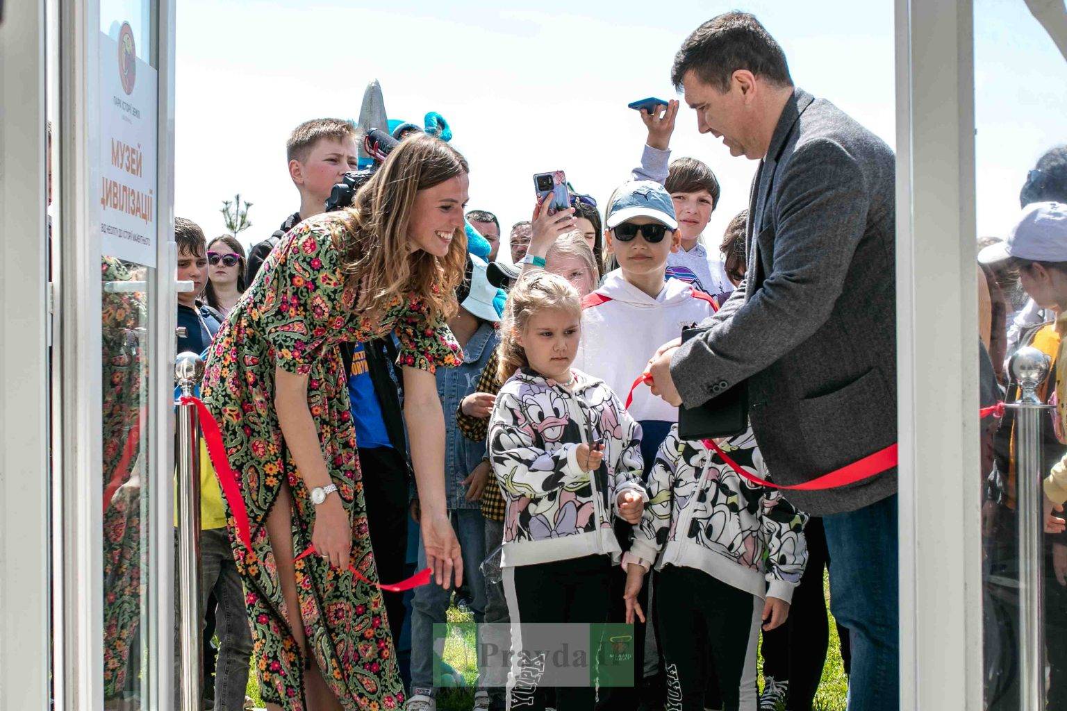 копію Старунського носорога,музей цивілізації в підгір'ї,андерхіл мамонти