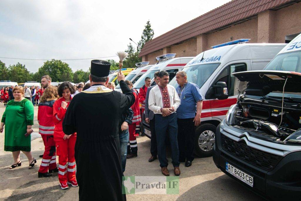 Десять підрозділів обласної екстренки отримали карети швидкої допомоги. ФОТО