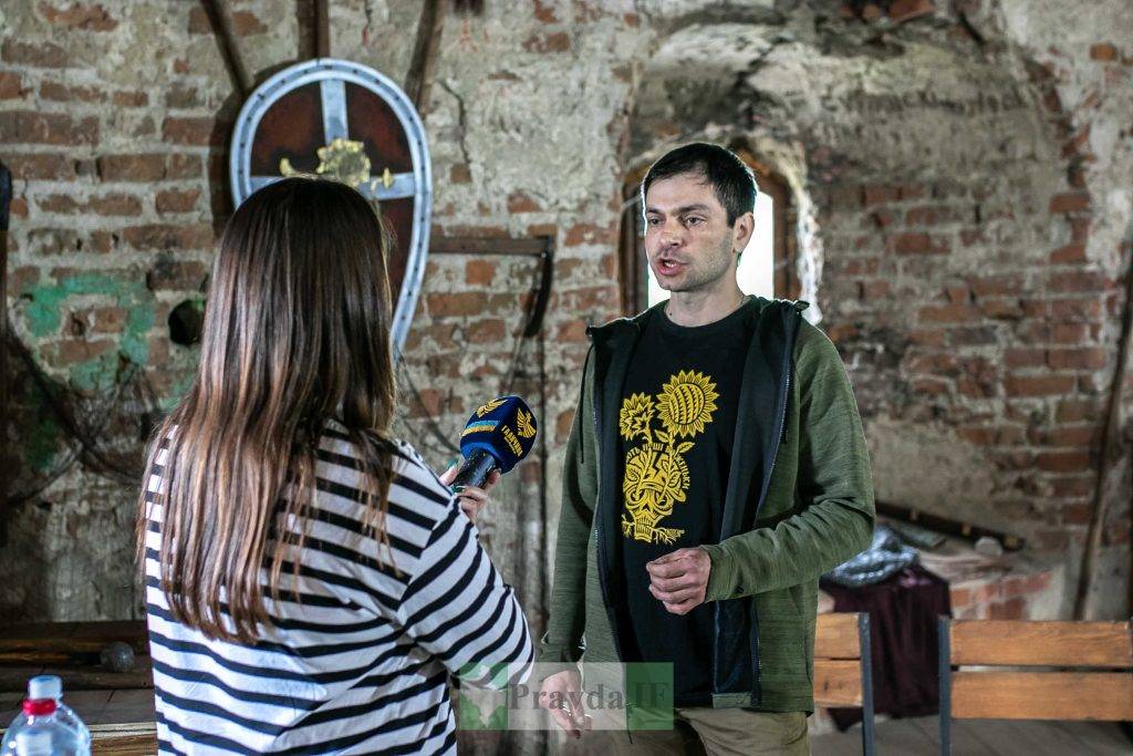 У Галицькому замку волонтери провели розіграш унікальної "Карти України"