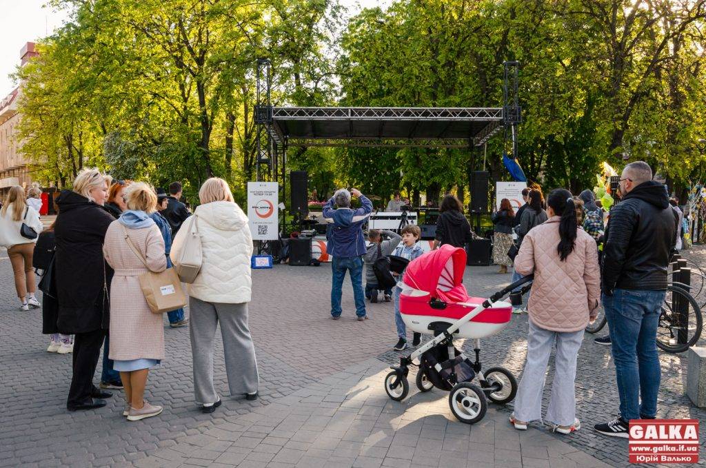 У Франківську піснями збирали гроші для онкохворих діток. ФОТО