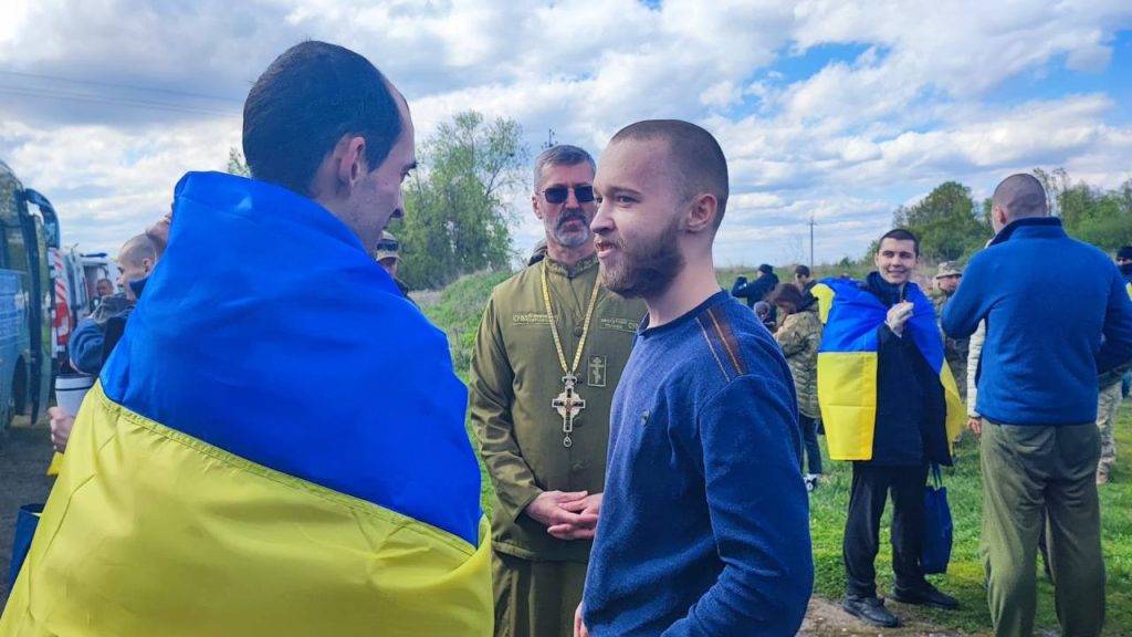 З полону повертаються 42 захисники та три захисниці «Азовсталі». ФОТО