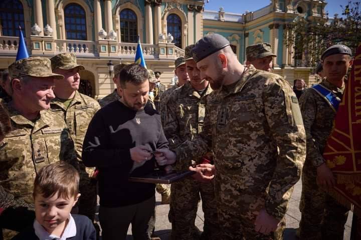 Президент нагородив коломийську “десятку” почесною відзнакою. ФОТО