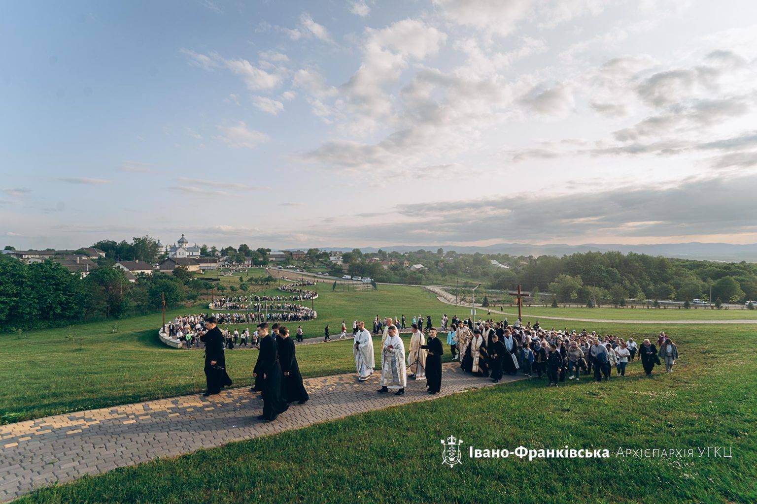 У селі Старуня на Богородчанщині відбулися традиційні нічні чування,івано-франківськ архієпархія,нічні чування в старуні