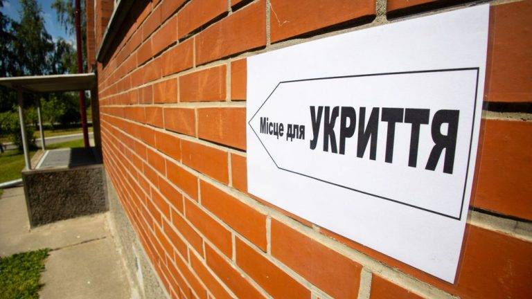 У Франківську перевіряють стан облаштованих укриттів