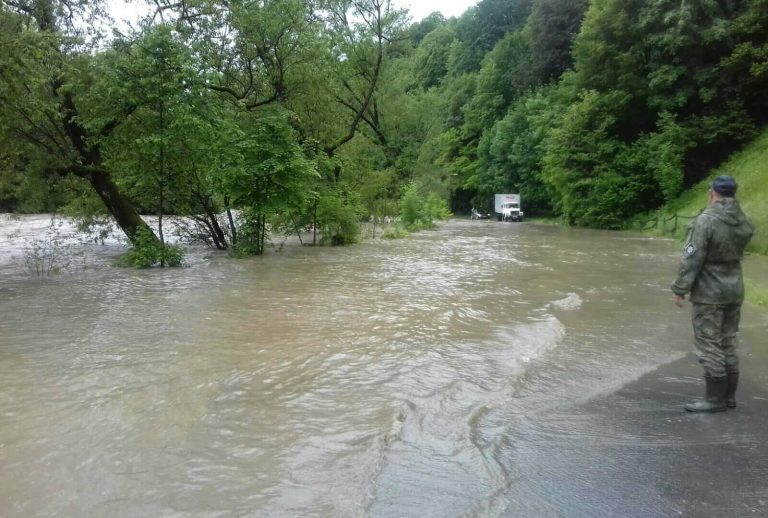 У найближчі дні можливий підйом рівня води в річках Прикарпаття